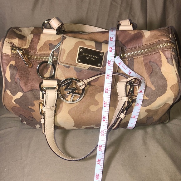 Vintage Michael Kors handbag with matching wallet - Picture 8 of 8